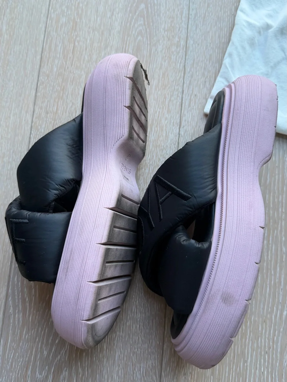 STINE GOYA Black and Light Pink Padded Cross-Strap Slide Sandals